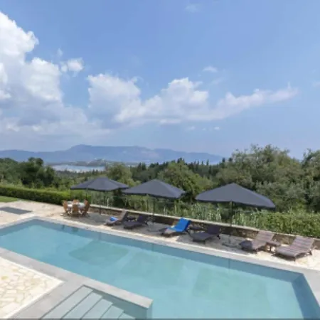 Gracses Adonis Feriepark Corfu (city)